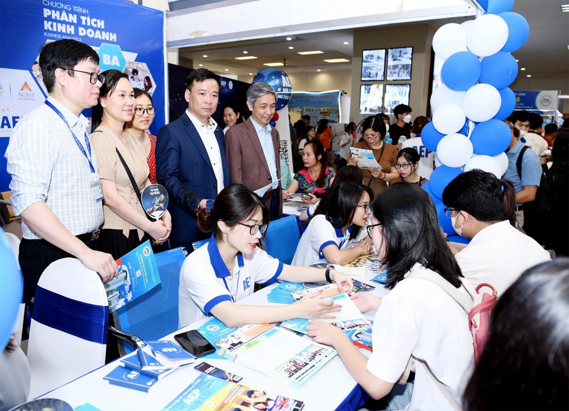 Nhiều trường đại học công bố điểm chuẩn